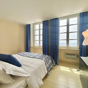  Apartment Casaviva - Beachfront Trilo With Parking In Italy